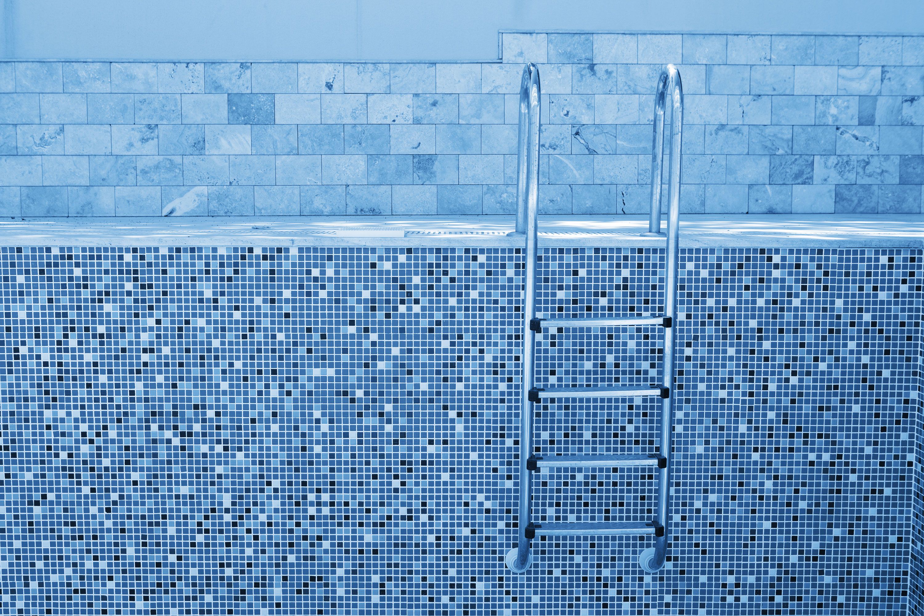 Pool verliert Wasser, Schwimmbad undicht | Leitungen undicht | Leckortung Blue Detect | Bielefeld